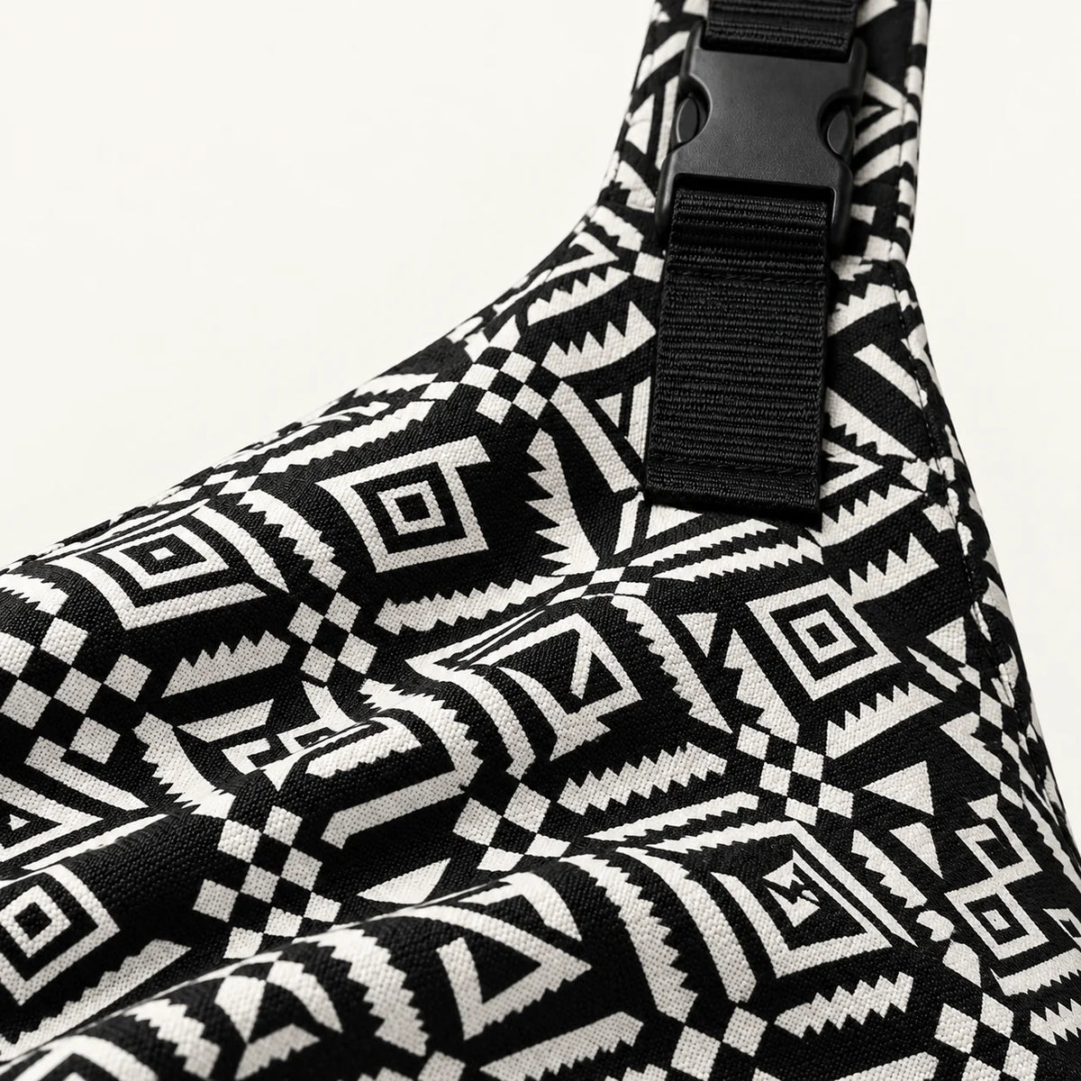 #Bonsai Black | Fabric close-up
