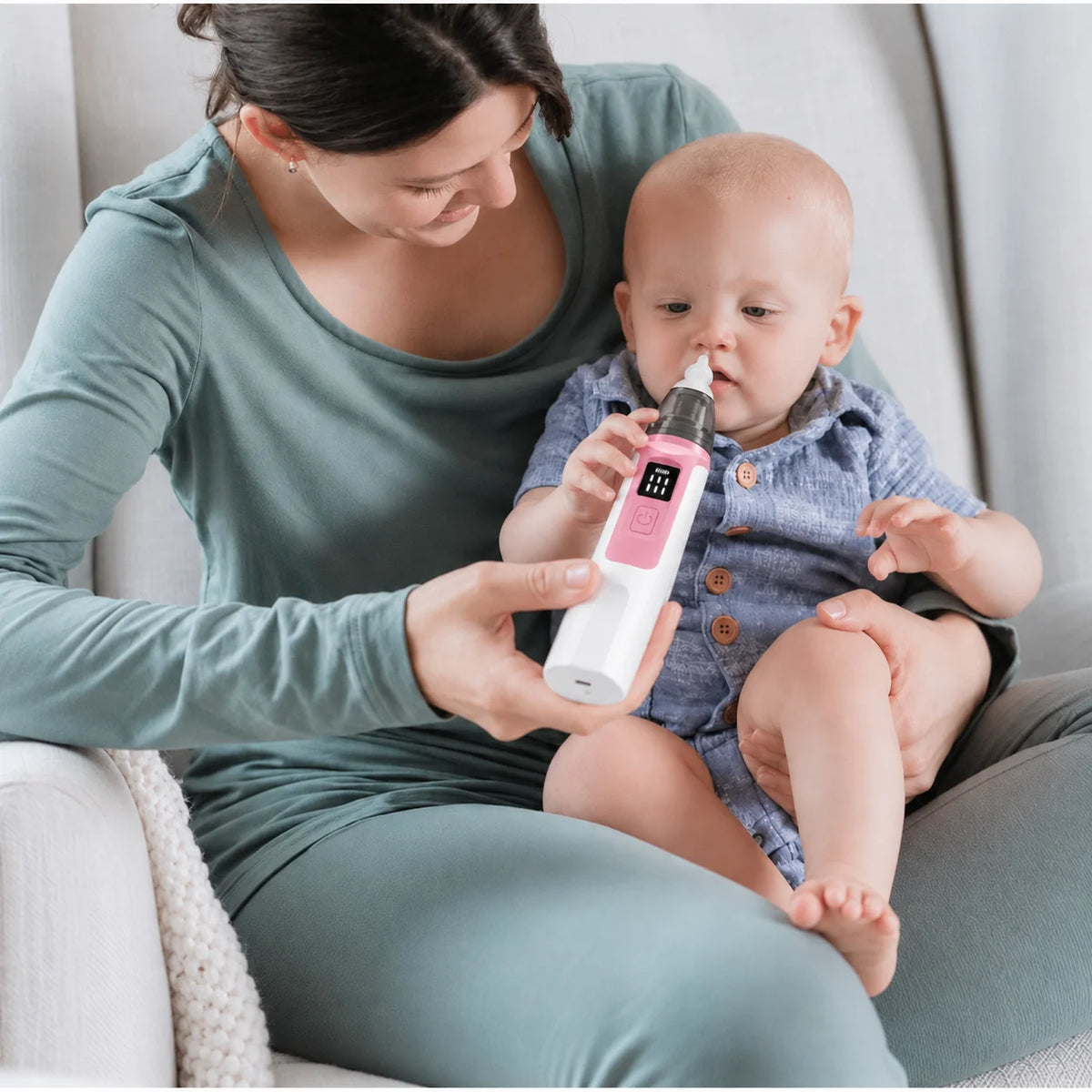 #Pink | Mother using BreatheEase with her baby